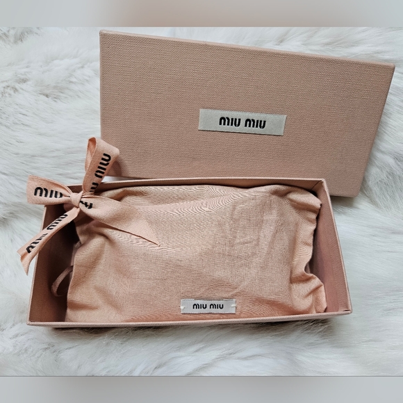 💓SOLD💓 MIU MIU Compact Wallet with Mirror (full inclusion) - Picture 13 of 14